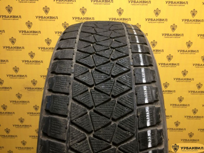 Bridgestone Blizzak DM-V2 235/55 R20 102T