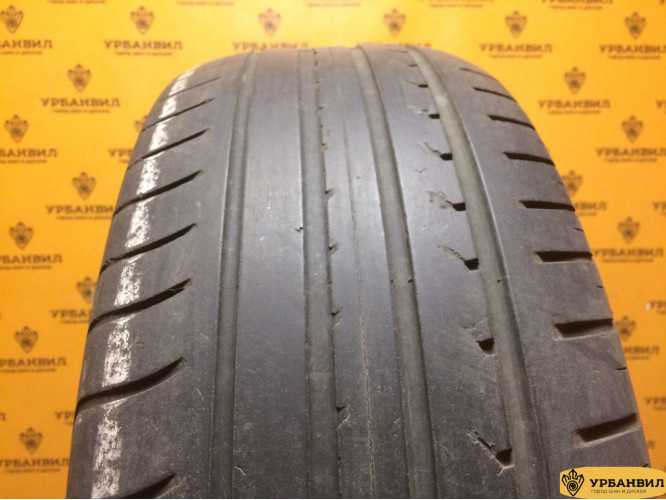 Goodyear EfficientGrip 235/60 R17 102V