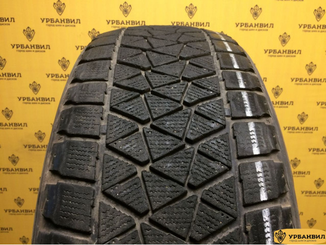 Bridgestone Blizzak DM-V2 235/55 R20 102T