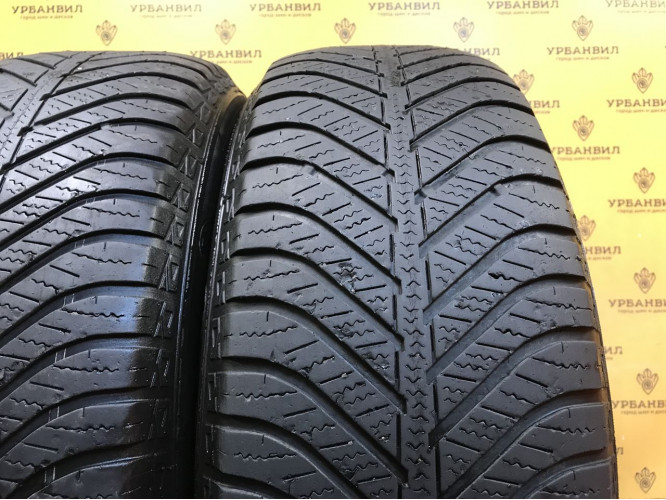 Goodyear Vector 4Seasons 215/60 R17 96V