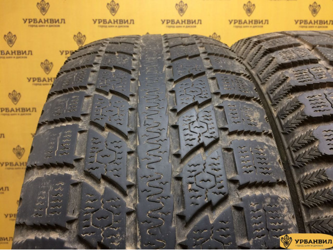 Toyo Observe GSi-5 235/65 R17 108V