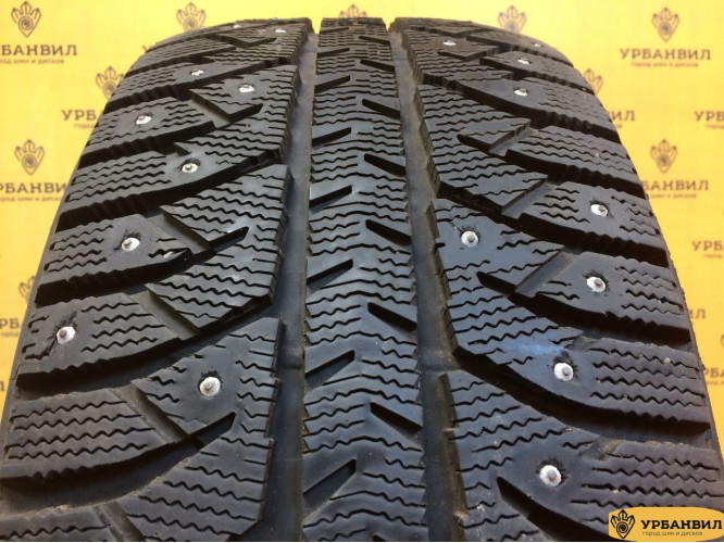 Bridgestone Ice Cruiser 7000 225/70 R17 94T