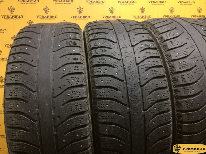 Bridgestone Ice Cruiser 7000 215/60 R17 100T