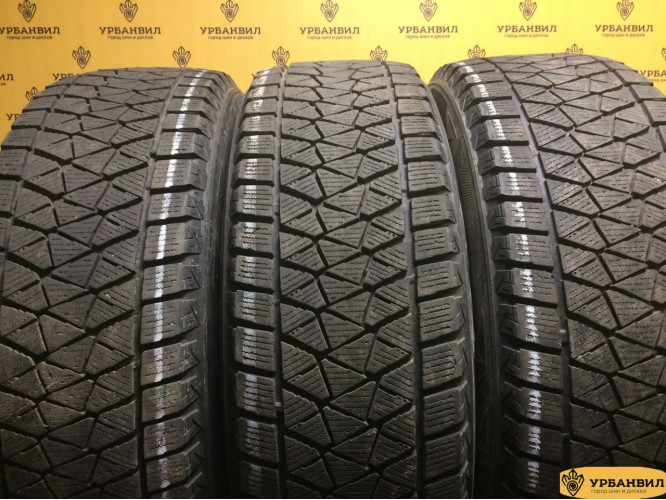 Bridgestone Blizzak DM-V2 225/65 R17 102S