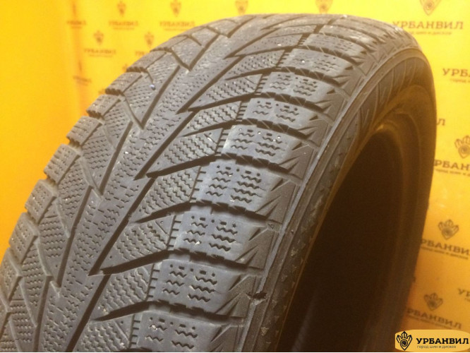 Hankook Winter I'Cept iZ 2 W616 215/55 R17 98T