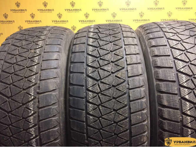 Bridgestone Blizzak DM-V2 275/55 R20 117T